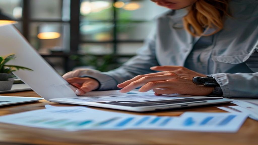 Professional invoice billing software interface creating and managing client bills